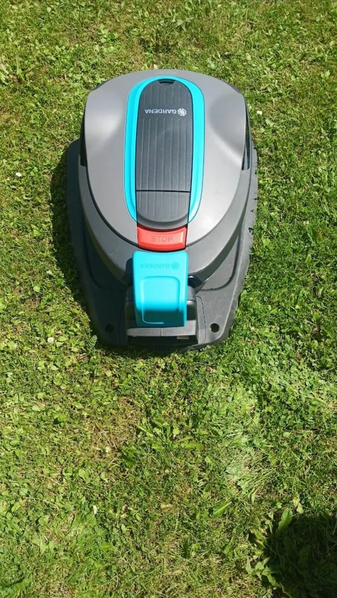 robotic lawnmower gardena with charger - Image 1