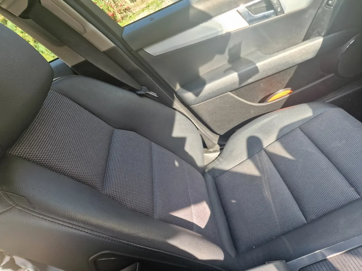 Mercedes-Benz C-Class 2007 - Image 3