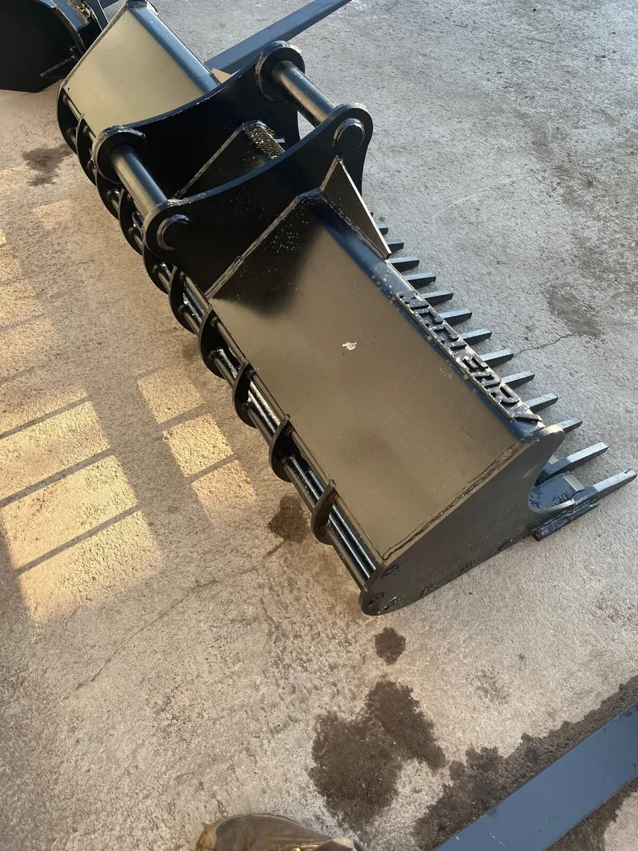 13t rake riddle bucket, pallet forks, ripper tooth - Image 2