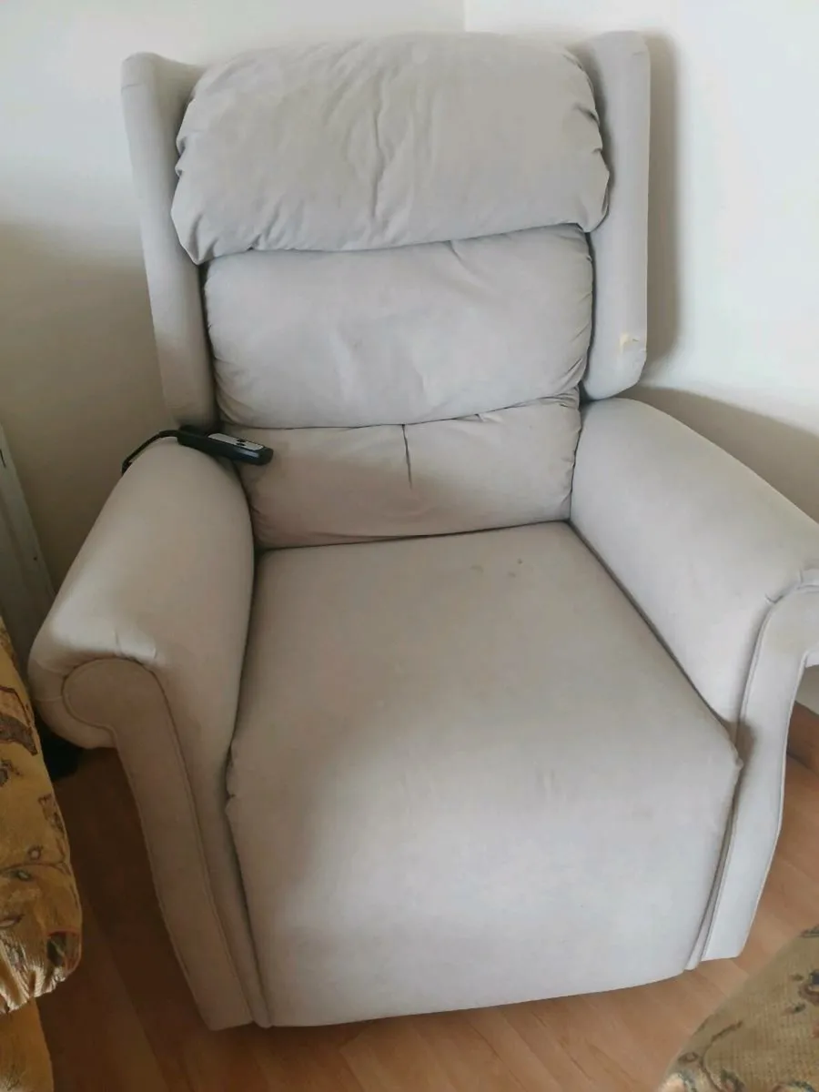 Riser Recliner Mobility Chair - Image 1