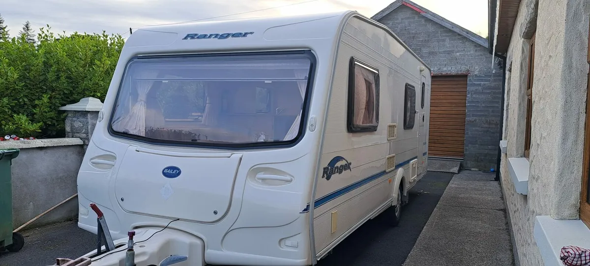 6 berth caravan - Image 1