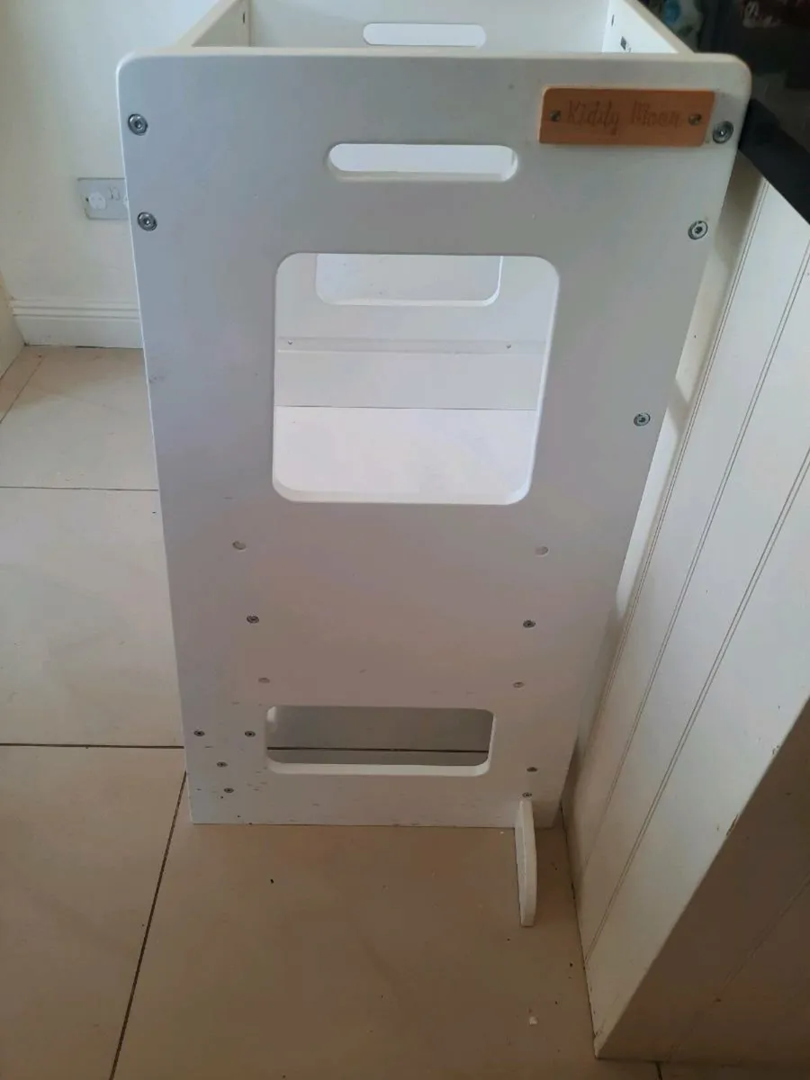 Kiddy Moon Kitchen Helper / Learning Tower - Image 3