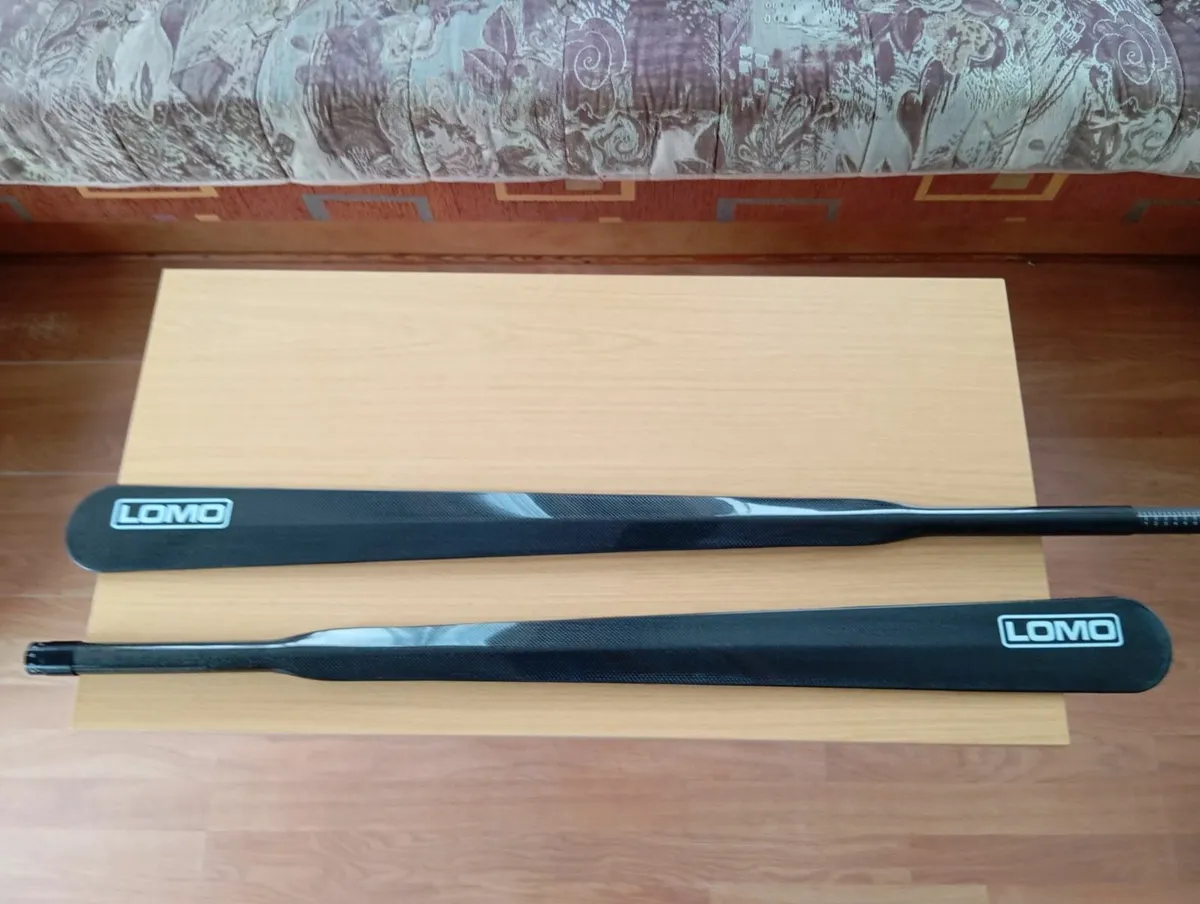 Lomo Carbon fibre kayak paddle - Image 1