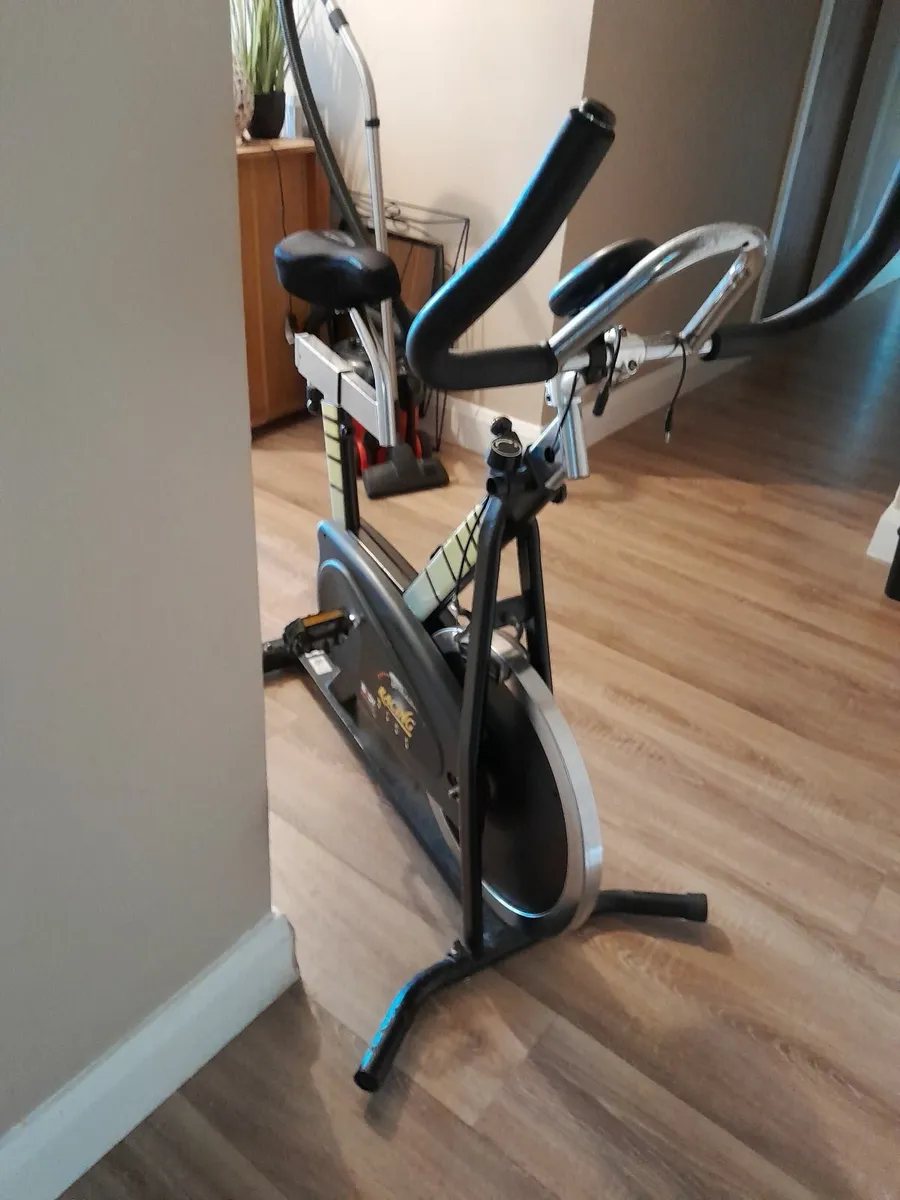 Exercise spin bike - Image 2
