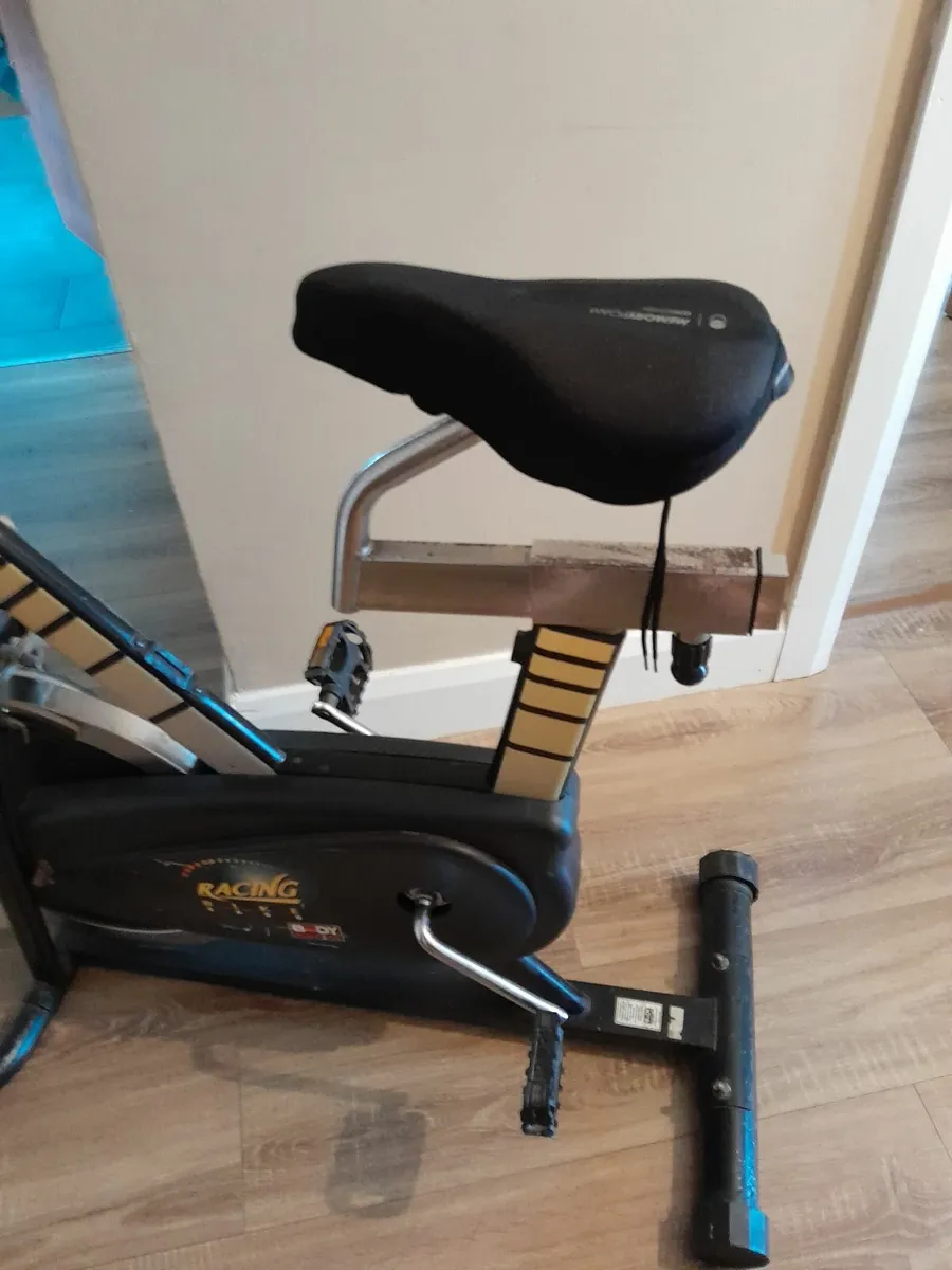 Exercise spin bike - Image 4