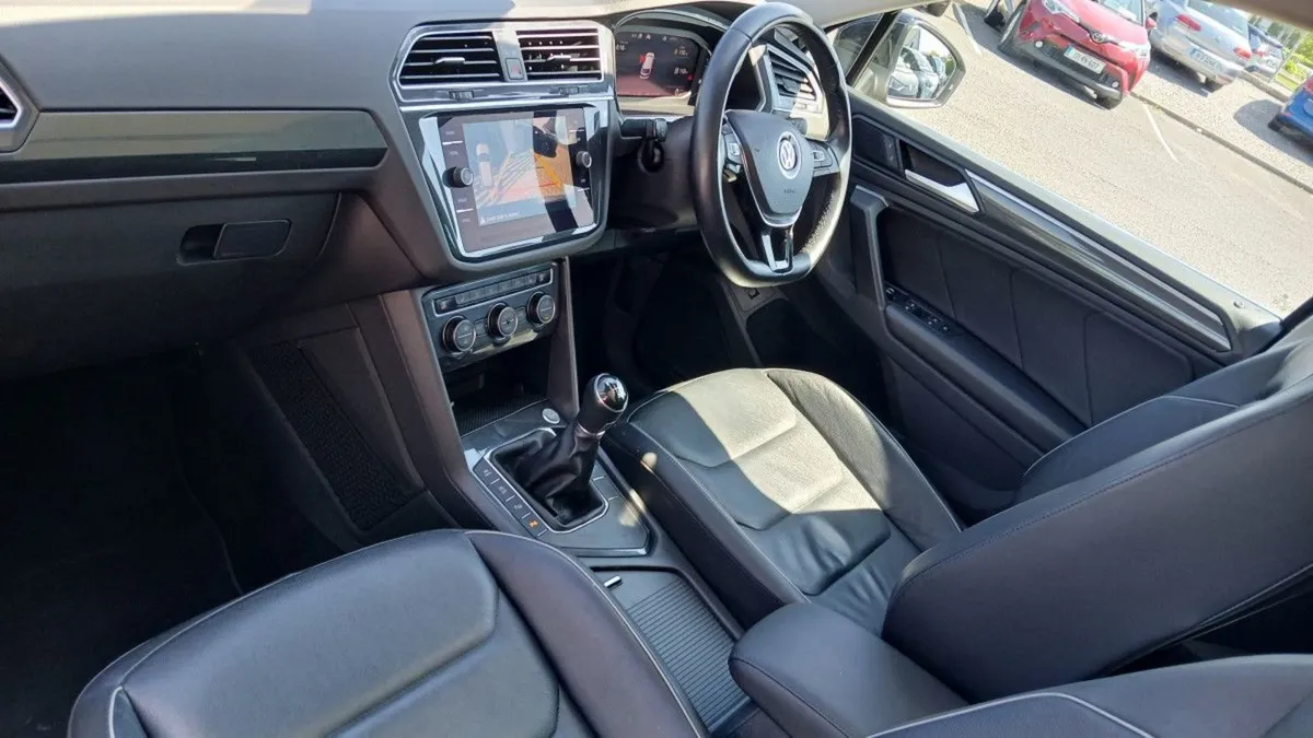 Volkswagen Tiguan R-line 2.0 TDI 150HP  sunroof - Image 3