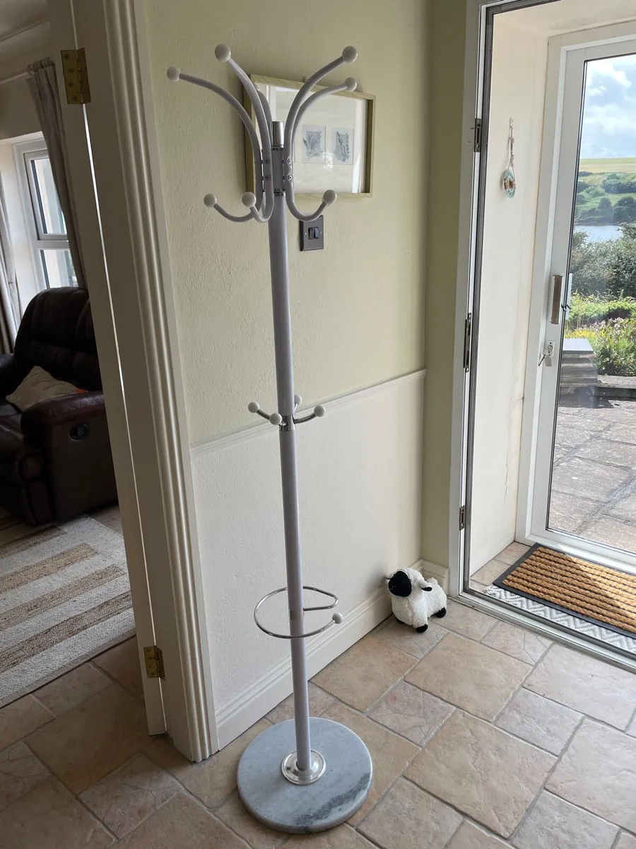 Coat hall rack