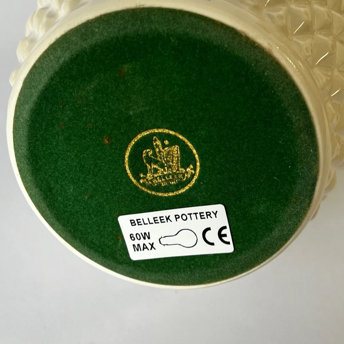 Belleek diamond pineapple lamp vintage - Image 2