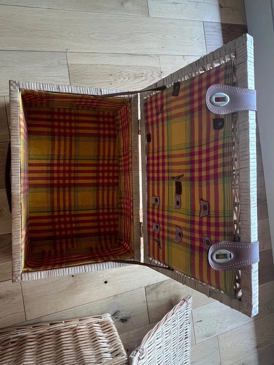 Wicker Storage Basket with Lid - Image 2