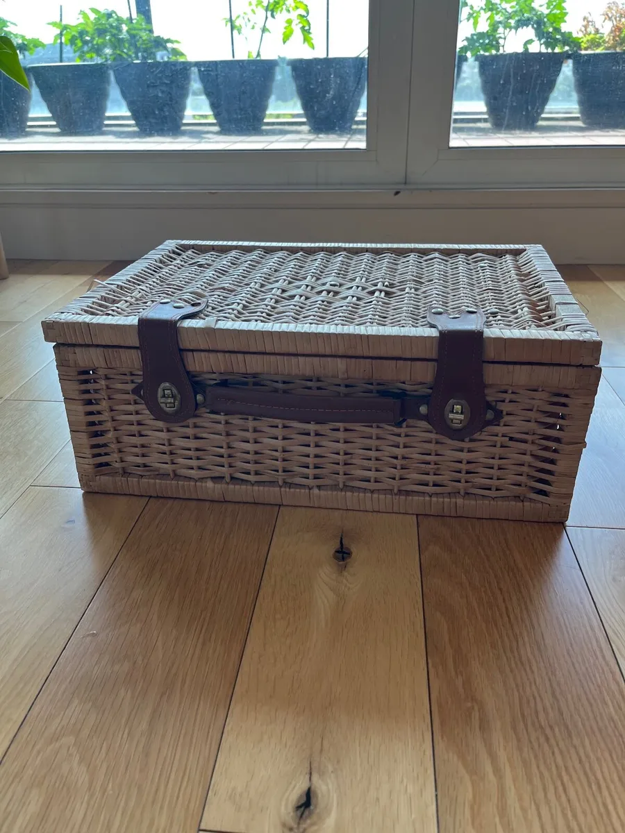 Wicker Storage Basket with Lid - Image 1