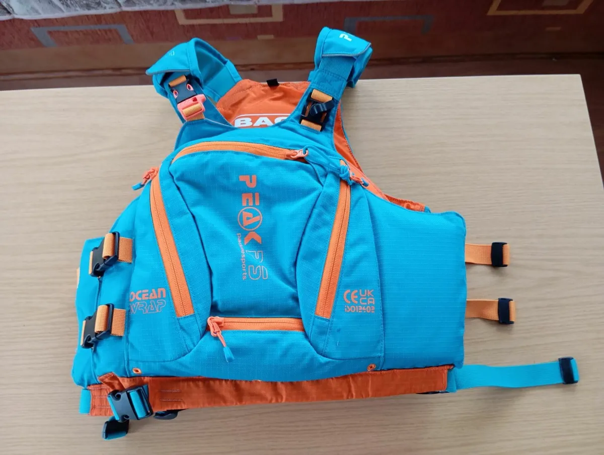 Peak Buoyancy Aid  kayak - Image 1