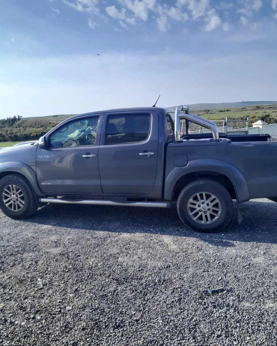2014 Toyota Hilux 3.0 Invincible - Image 3
