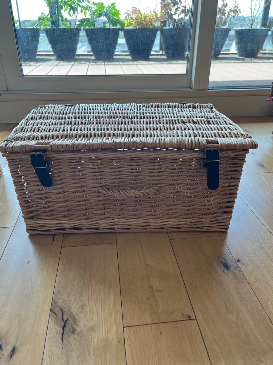 Wicker Storage Basket with Lid - Image 1
