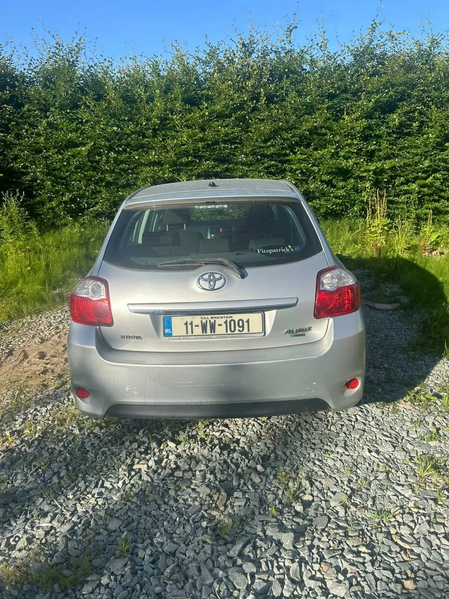 11 Toyota Auris 1.4 D4d Diesel 6 speed - Image 1