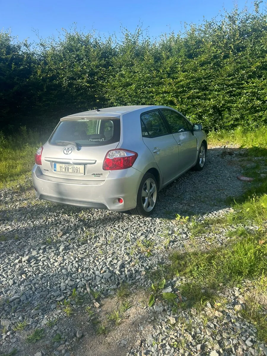 11 Toyota Auris 1.4 D4d Diesel 6 speed - Image 2