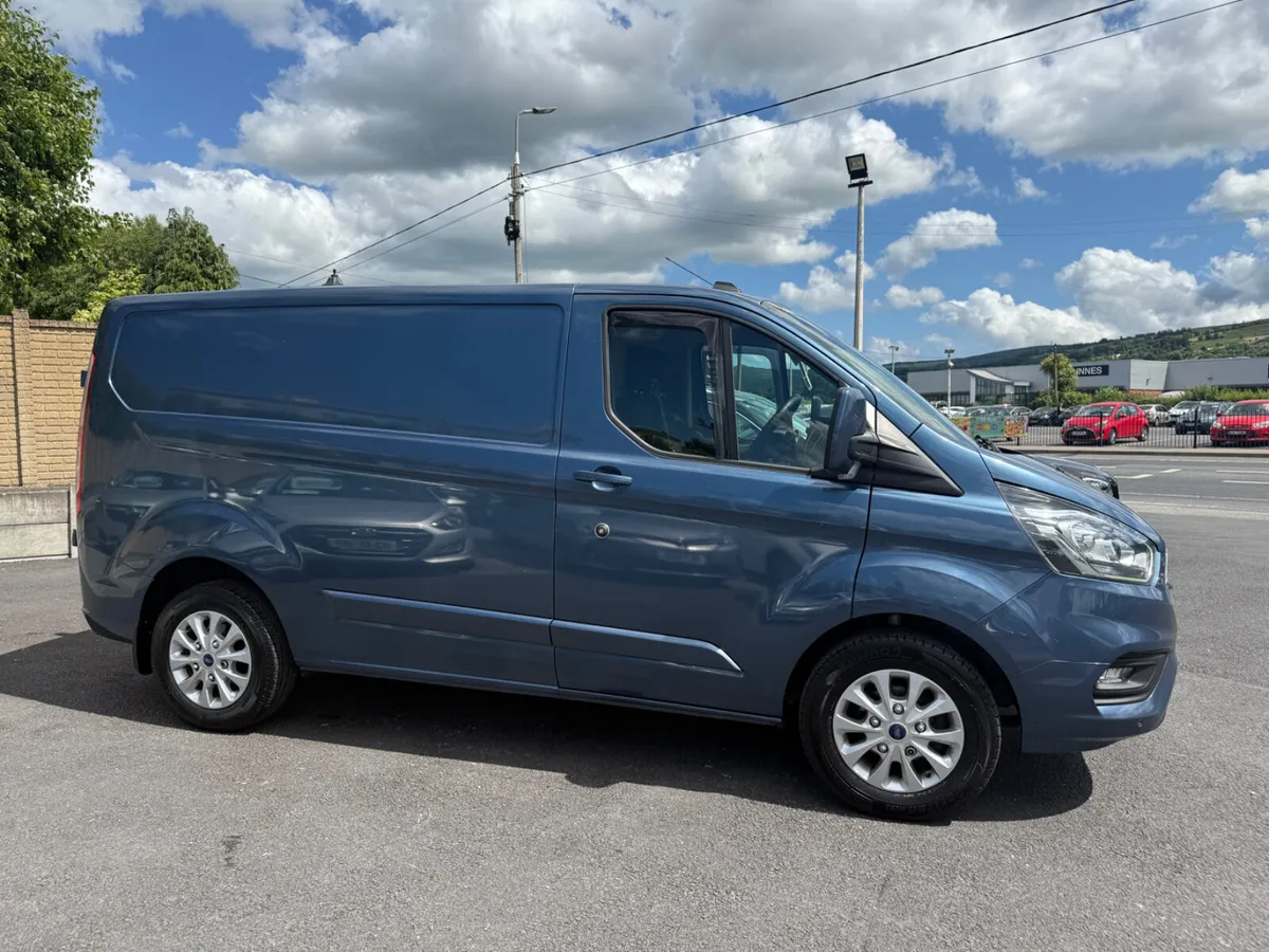 Ford Transit Custom ** F.S.H * 1 OWNER - Image 3