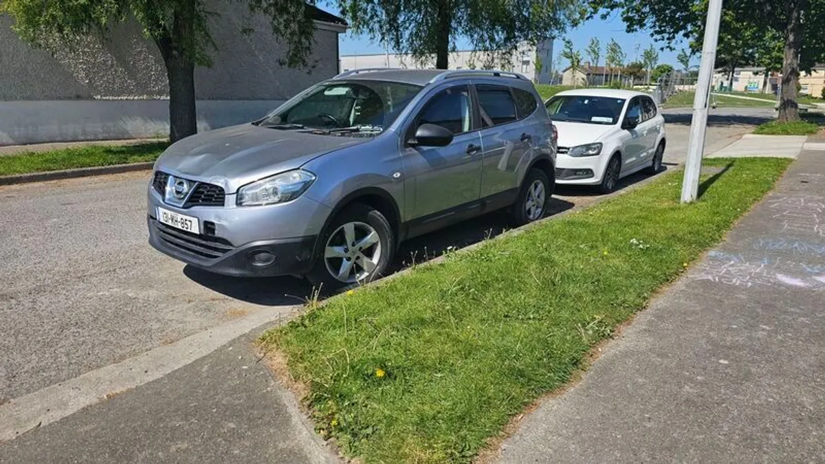 2013 Nissan Qashqai+2 - Image 1