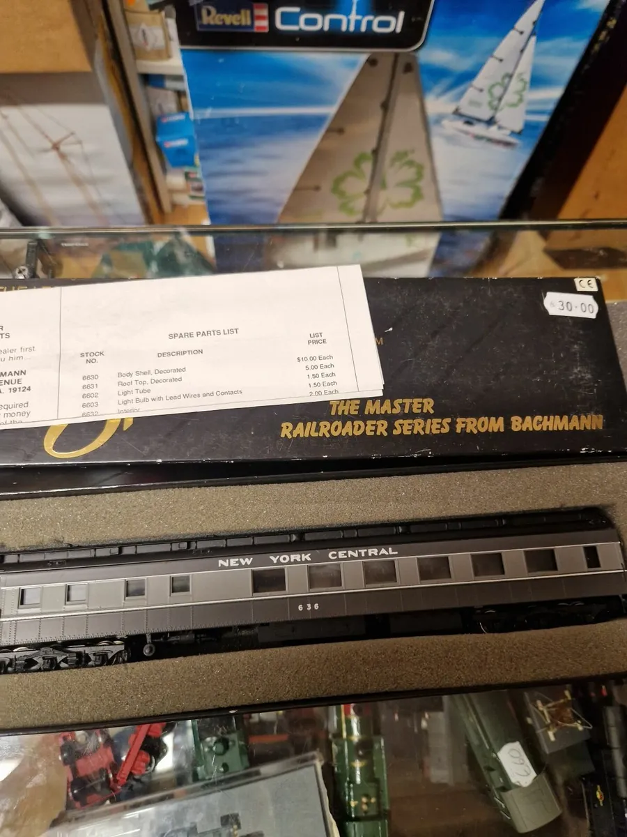 Hornby Bachmann Sprectrum HO scale American Carrai - Image 1