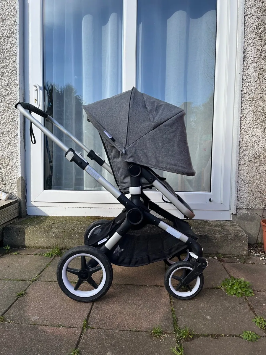 Bugaboo Fox 2 - looking for quick sale - Image 3
