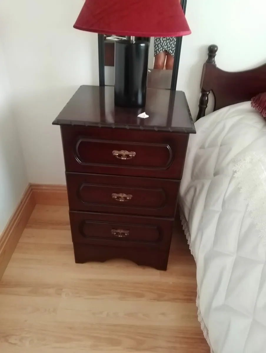 Bedroom furniture - Image 2