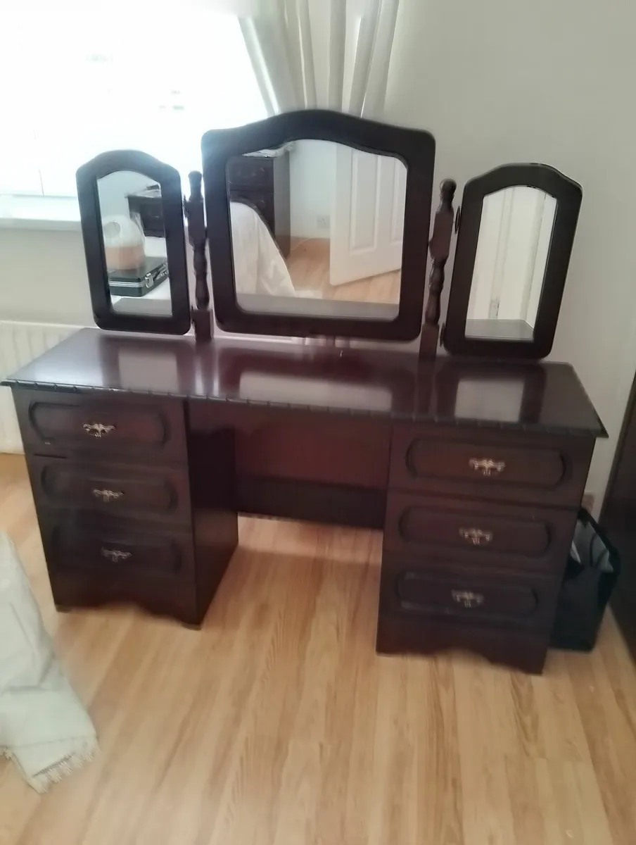 Bedroom furniture - Image 3