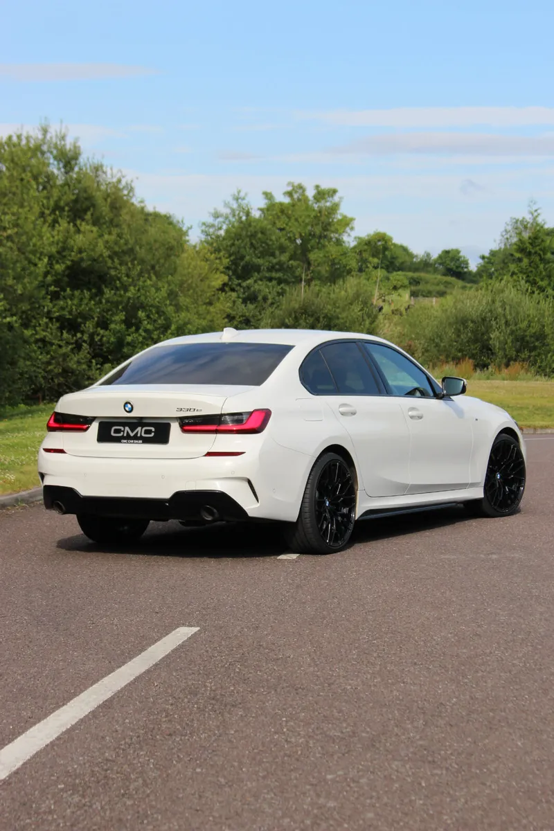 2021 BMW 3-Series 330E M Sport - High Spec - Image 3