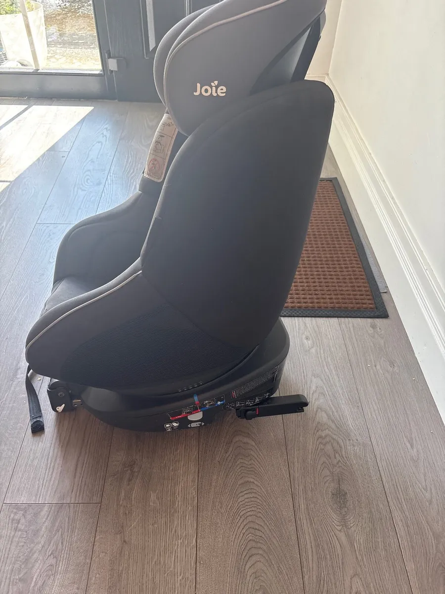 Joie baby- toddler car seat. Swivel. - Image 3