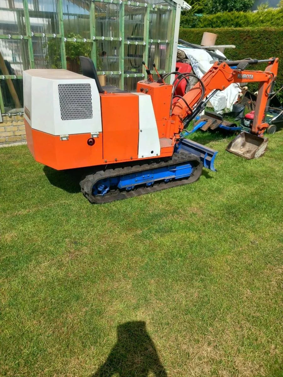 Kubota mini digger - Image 1
