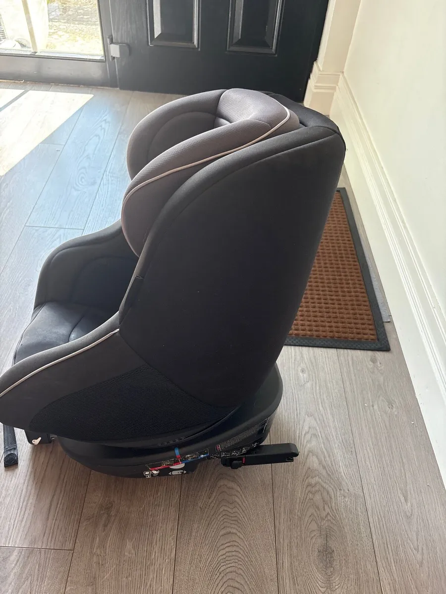Joie baby- toddler car seat. Swivel. - Image 1