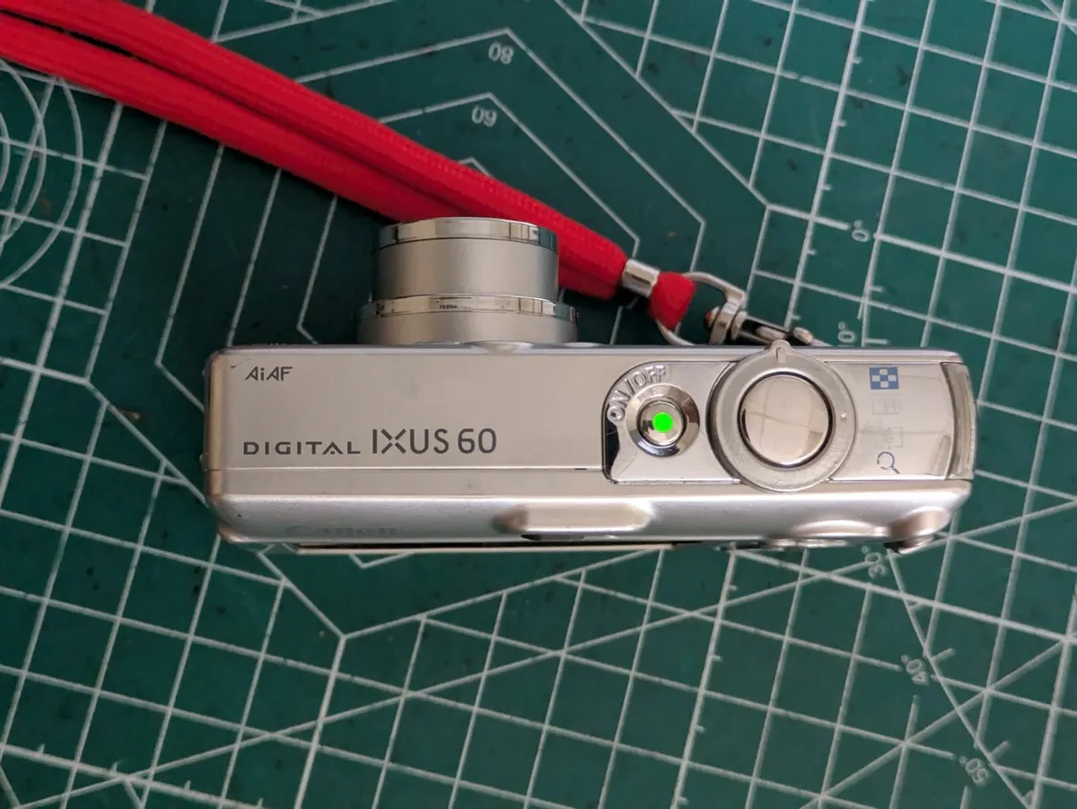 Canon IXUS 60 6MP CCD 🌈 digital compact camera - Image 1