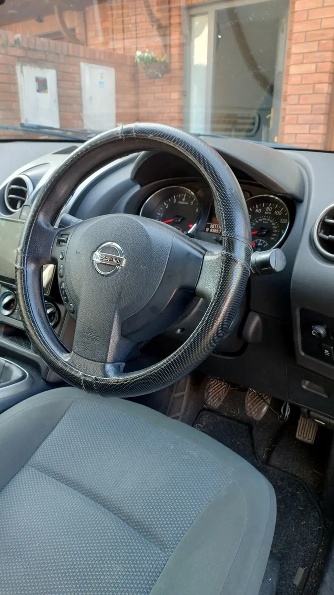 Nissan Qashqai 2010 with android screen - Image 4