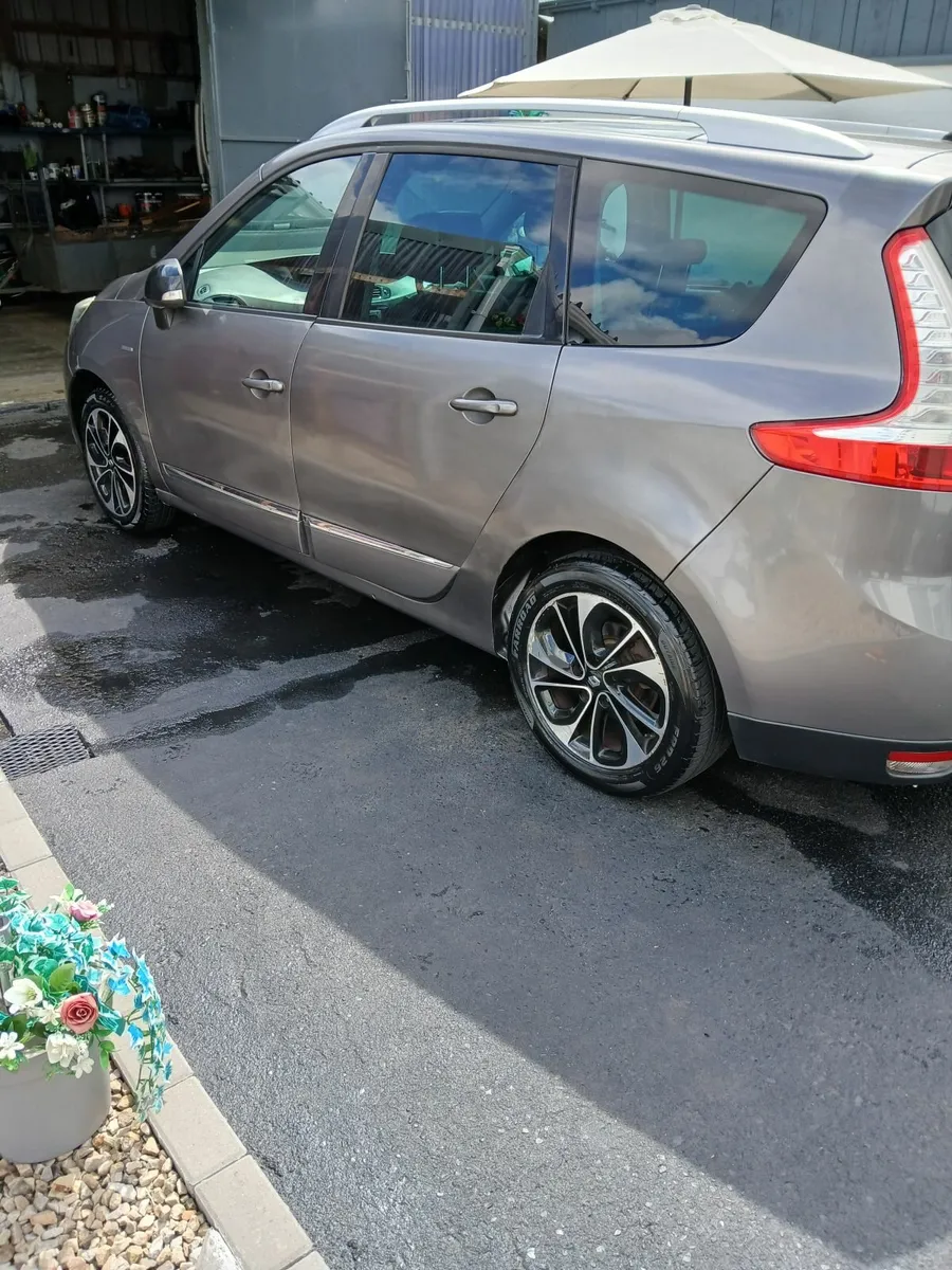 Renault Grand Scenic 2015 - Image 2