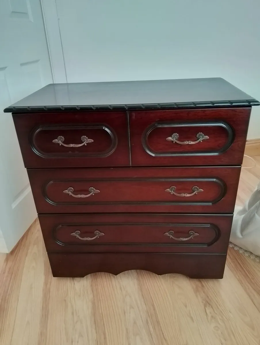 Bedroom furniture - Image 1