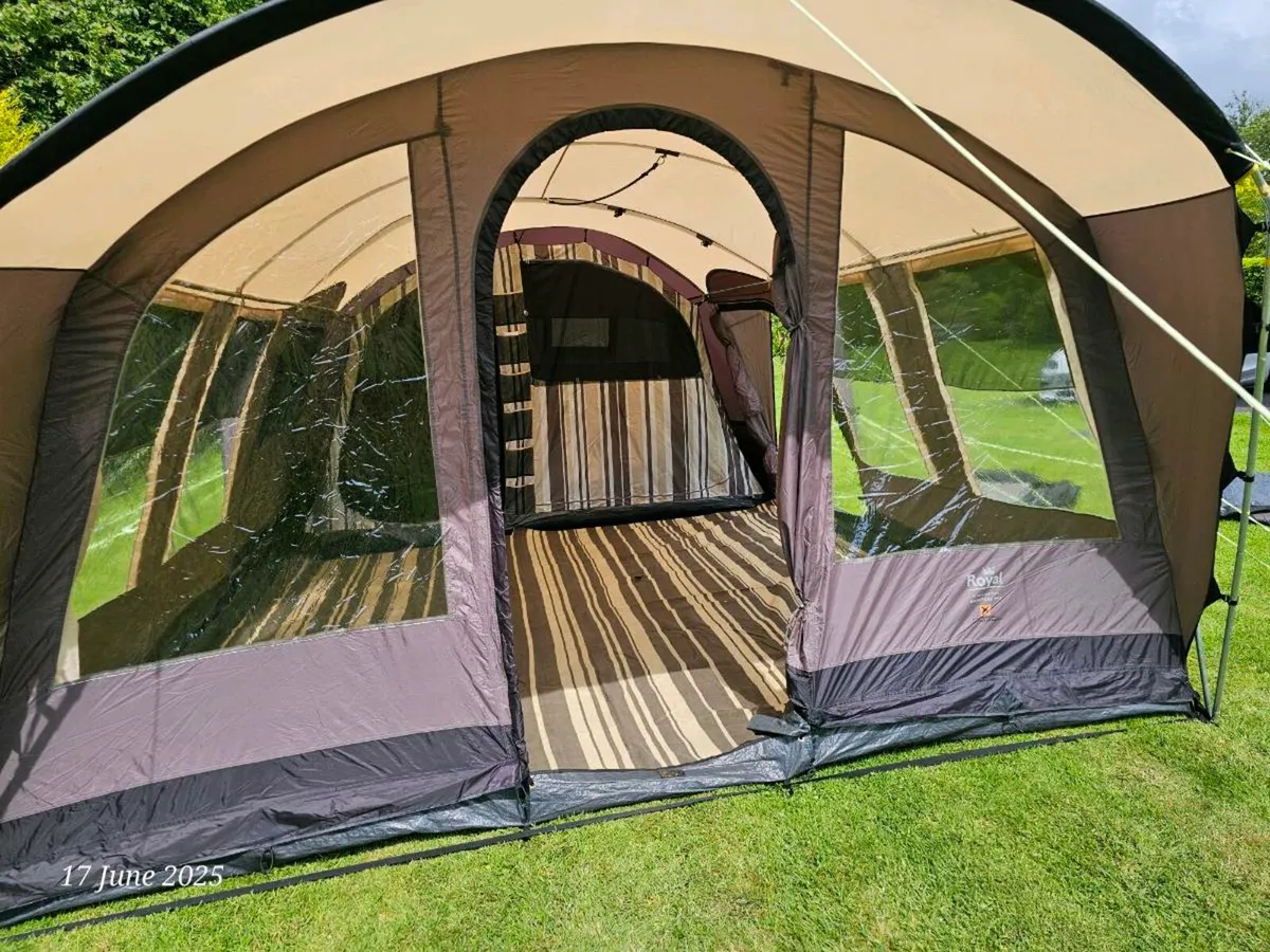 Royal Montreal 5+2 Family Tent. - Image 2