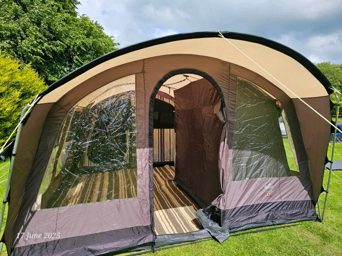 Royal Montreal 5+2 Family Tent. - Image 3