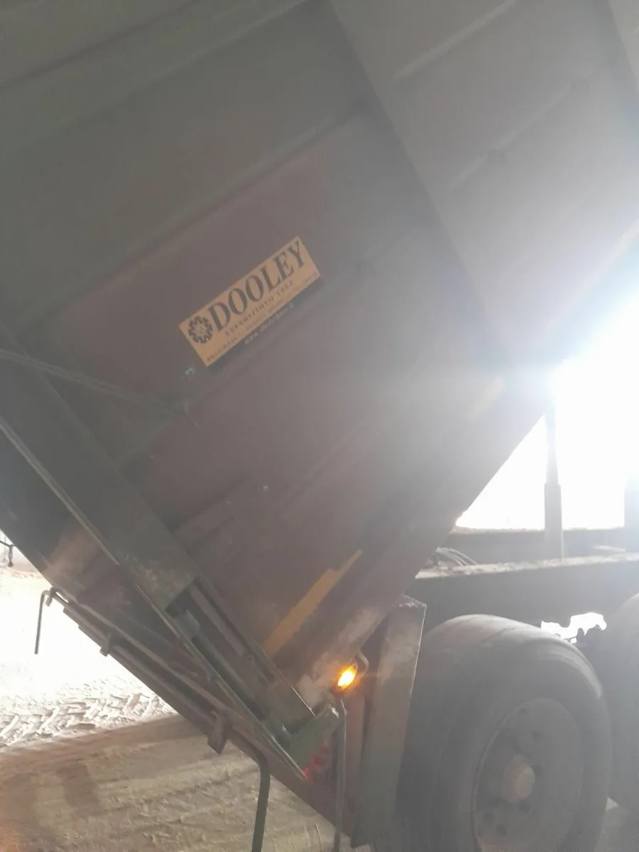 Grain trailer - Image 1