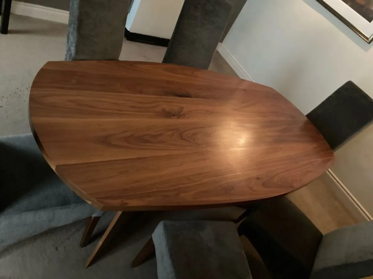 Walnut table, sideboard with 6 chairs - Image 3
