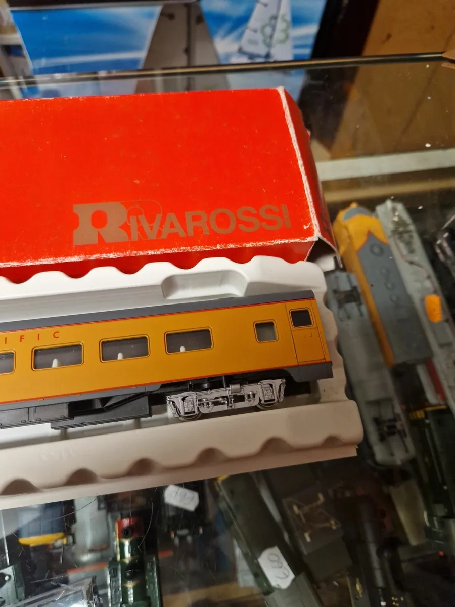 Hornby Rivarossi Ho scale American Carraige - Image 3