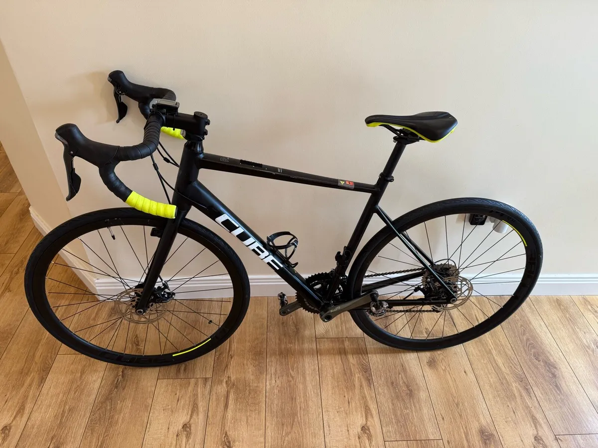 Cube Attain Race Road Bike - Image 1