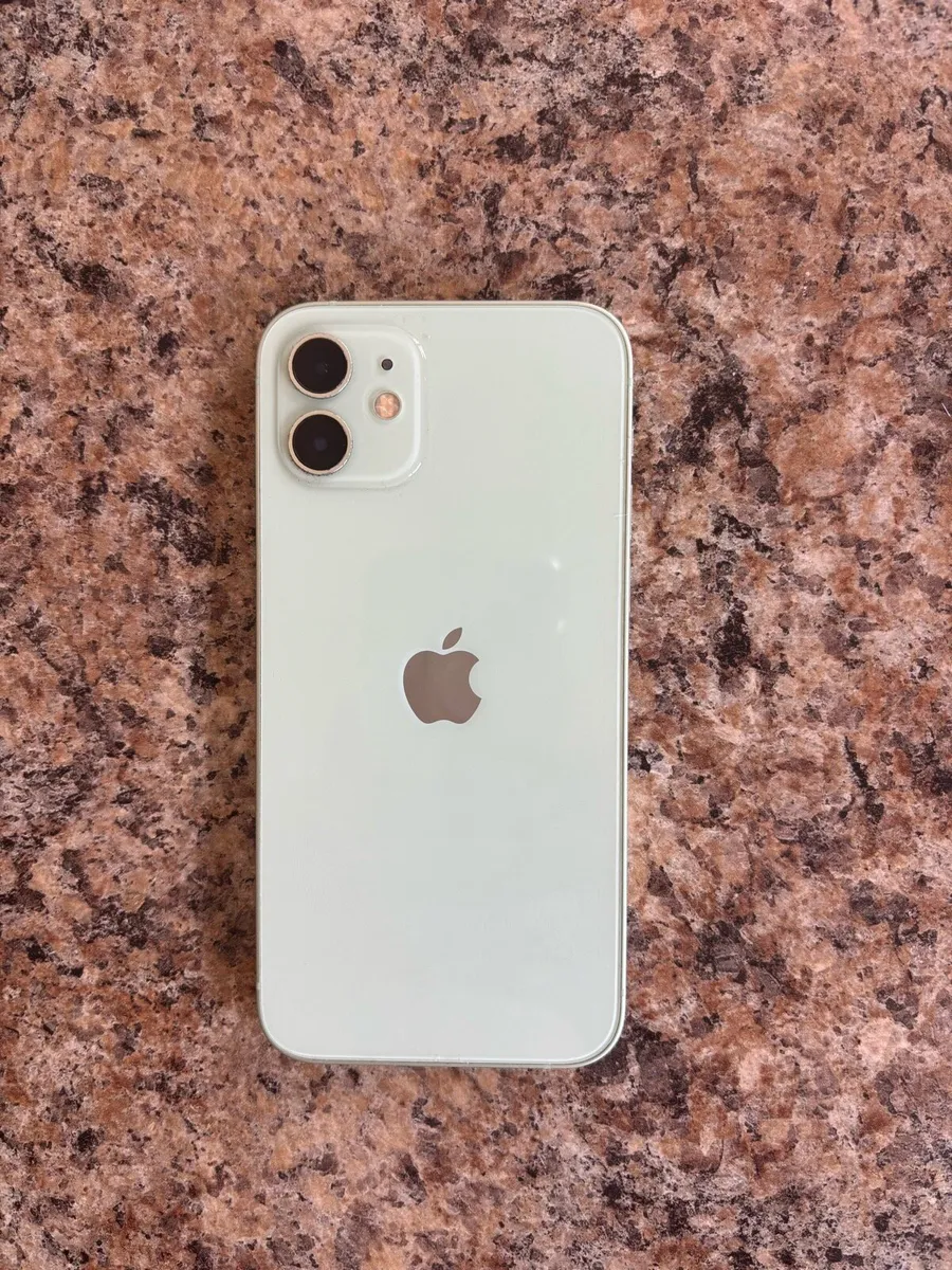 iPhone 12 - Image 2