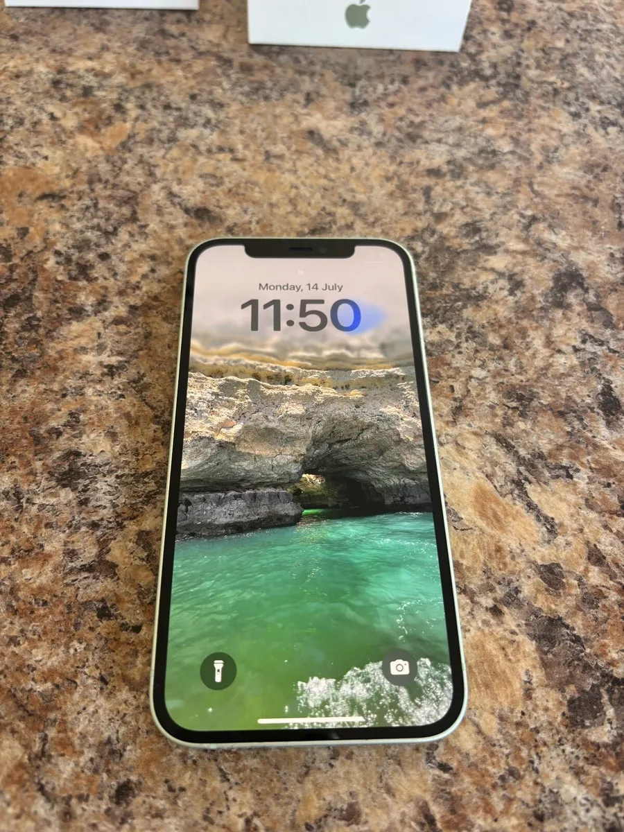 iPhone 12 - Image 3