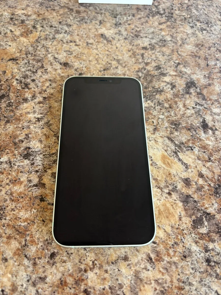iPhone 12 - Image 4