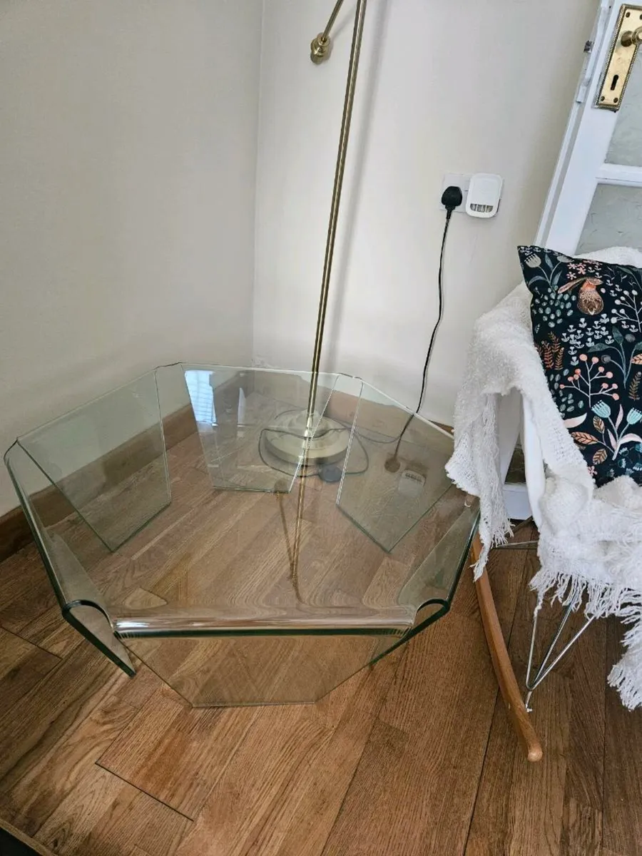 Glass coffee table - Image 1