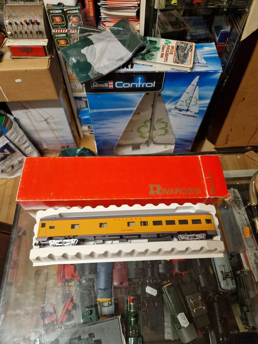 Hornby Rivarossi Ho scale Carraige American - Image 2