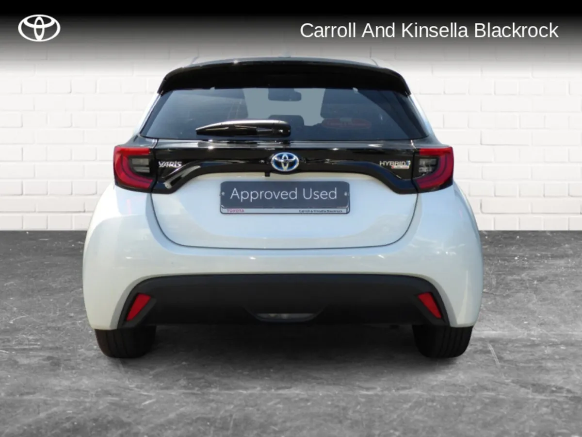 Toyota Yaris Hybrid Luna Sport - Image 4