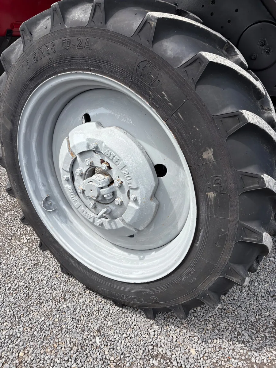 BELARUS 820 Tractor - Image 4