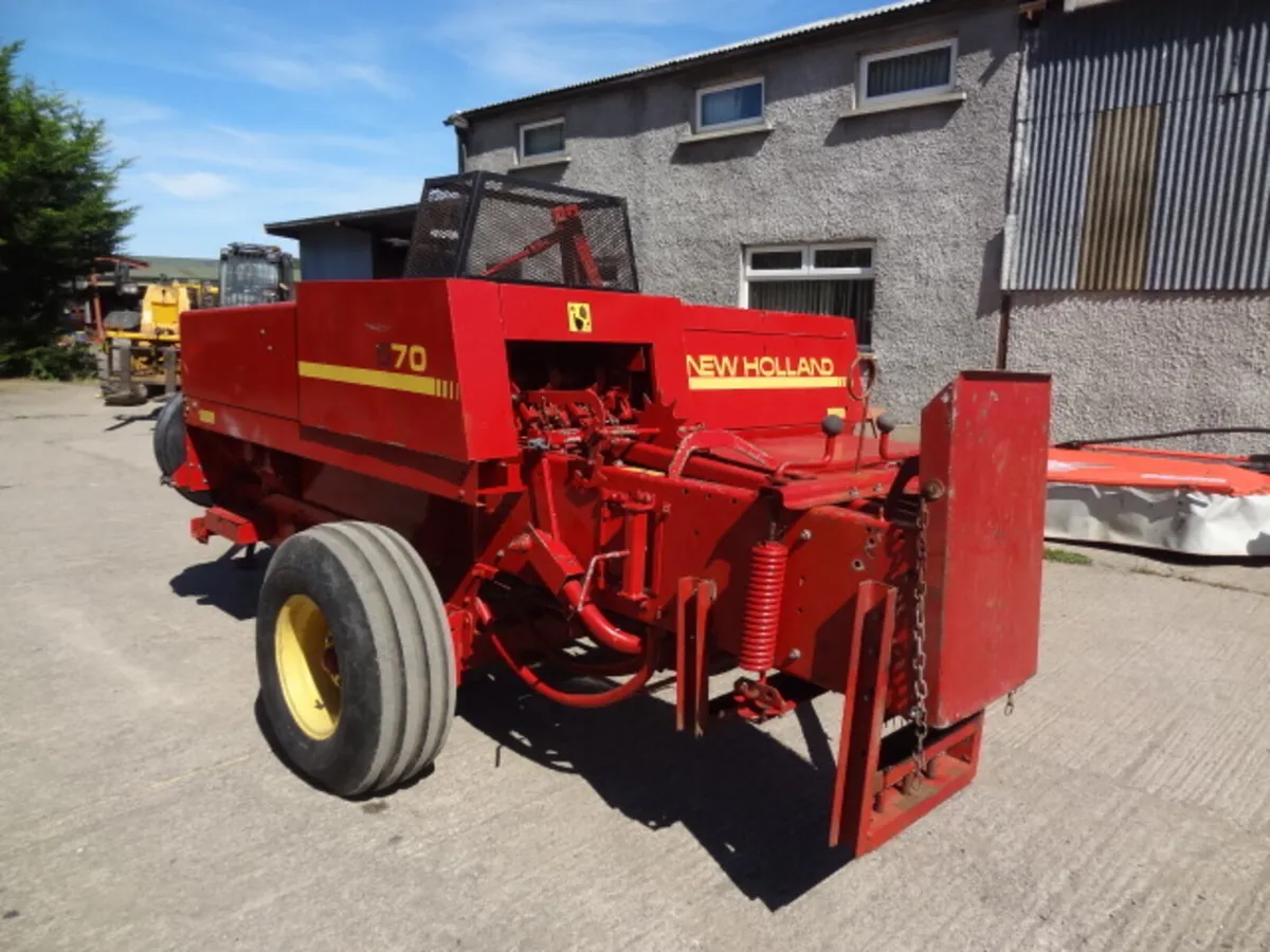 New Holland 570 Conventional Square Baler - Image 4