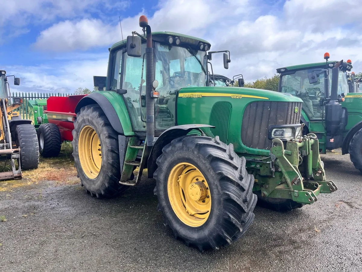 John Deere 6820 - Image 1