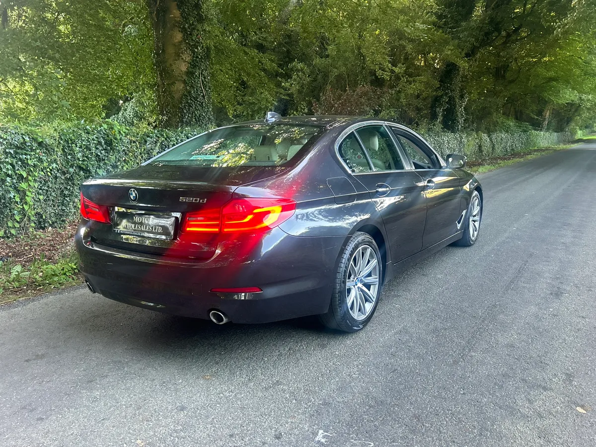 181 BMW 520D SE AUTO G30 SIPHISTO GREY - Image 2