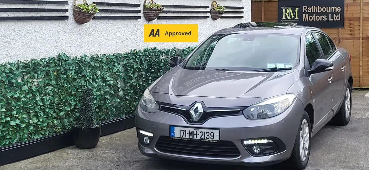 Renault Fluence 2017 Limited edition (low Mileage) - Image 1